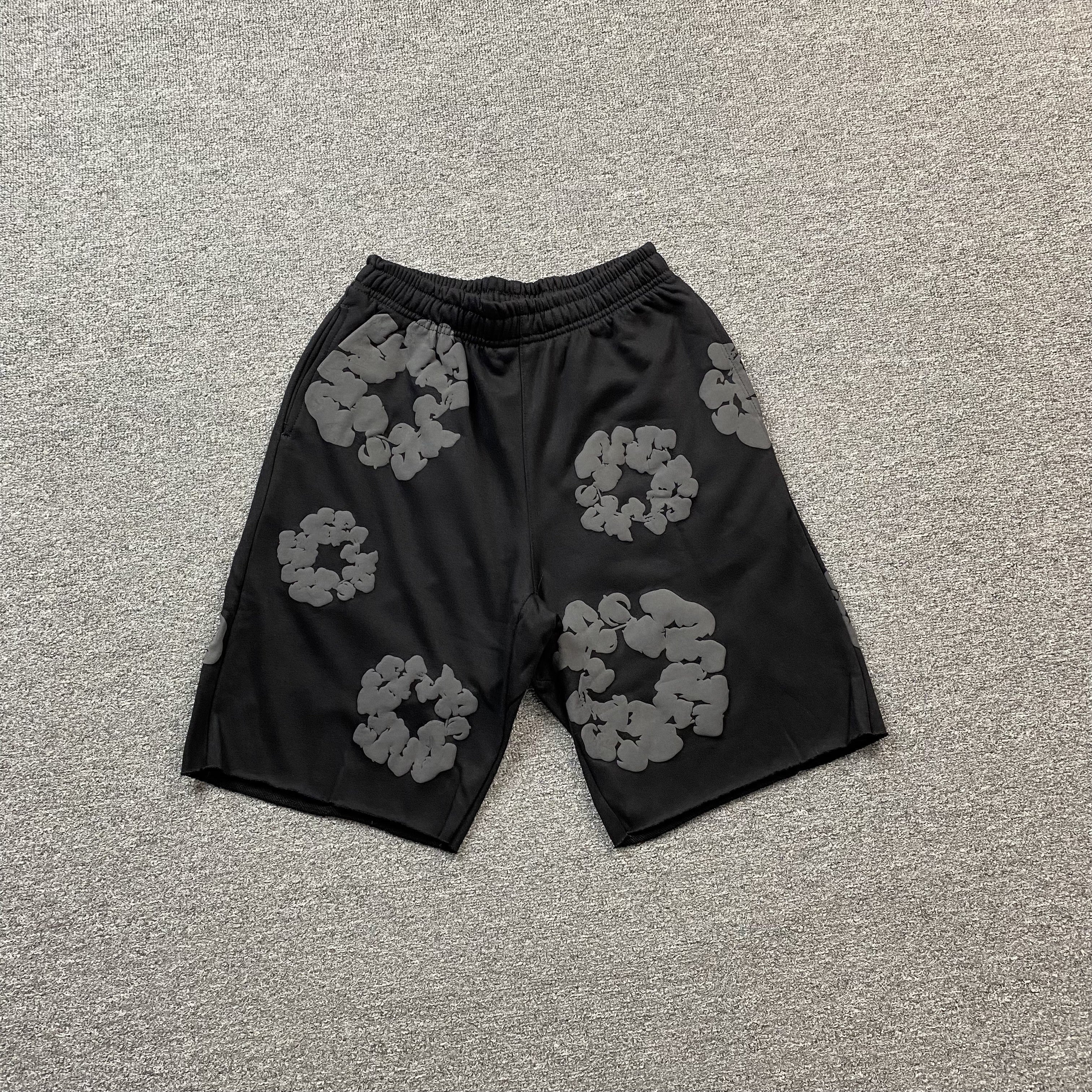 DENIM TEARS COTTON WREATH SHORTS MONOCHROME BLACK