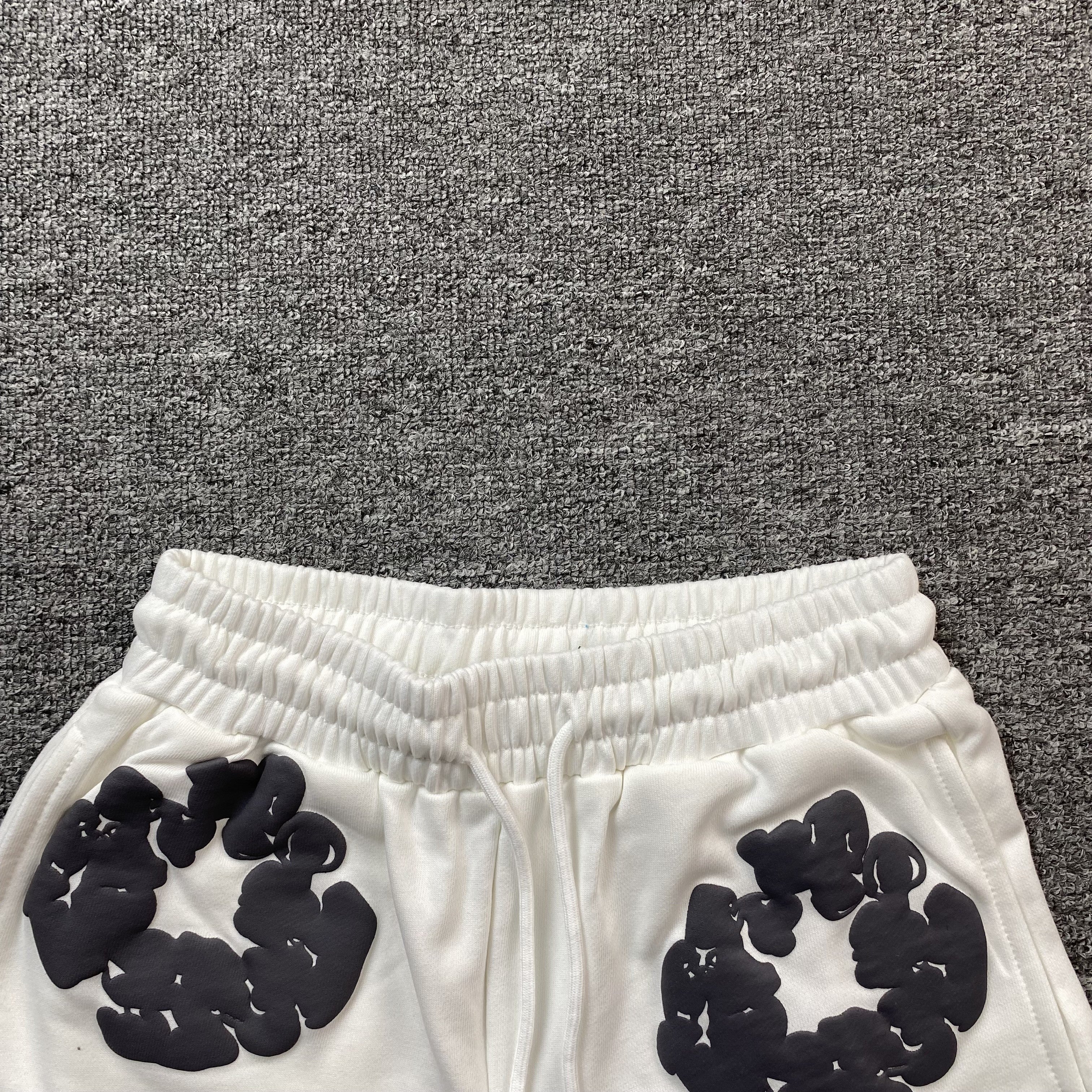 DENIM TEARS COTTON WREATH SHORTS WHITE