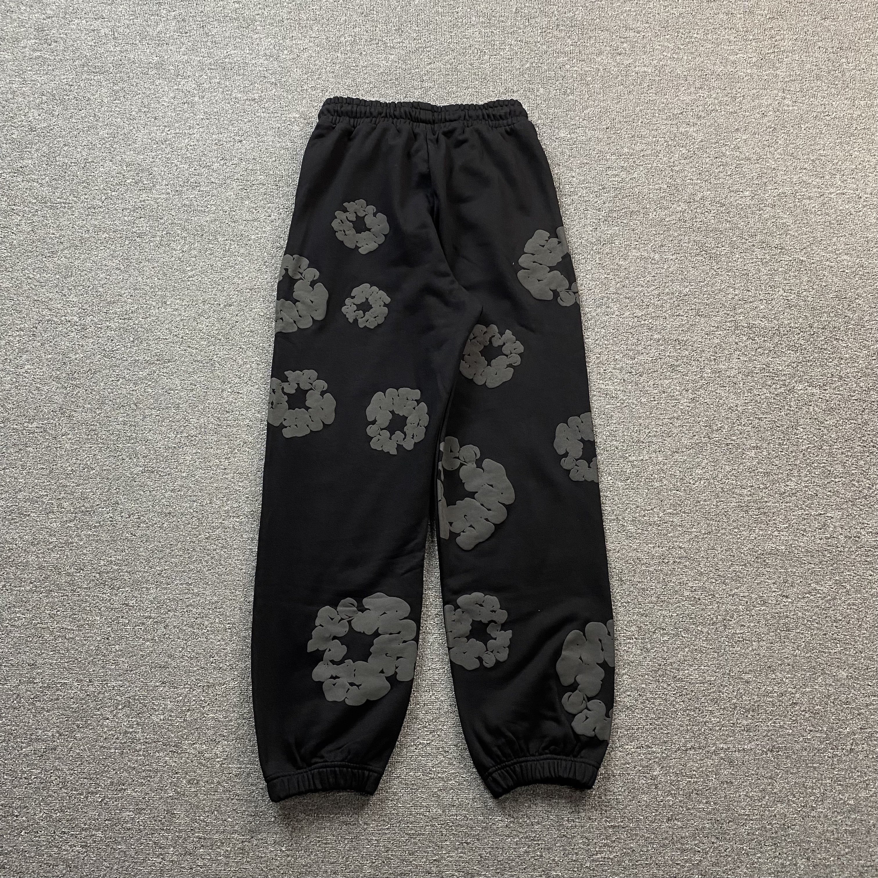 DENIM TEARS COTTON WREATH SWEATPANTS MONOCHROME BLACK
