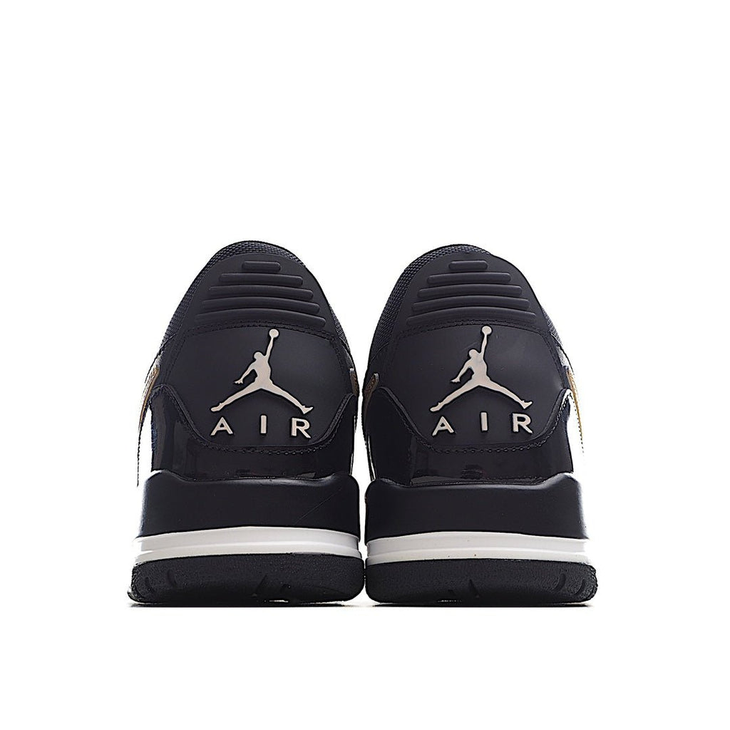 AIR JORDAN 11 "Black/Gold"