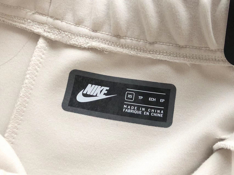 NIKE TECH FLEECE PANTS x CREAMY WHITE