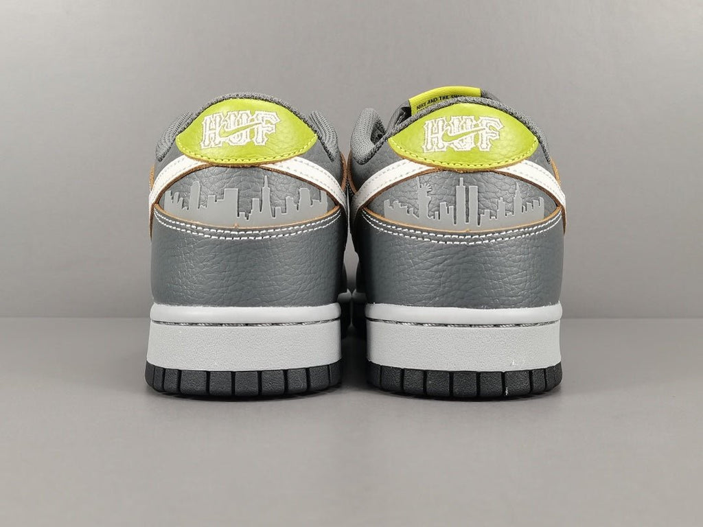 NIKE SB DUNK x HUF (FRIENDS AND FAMILY)